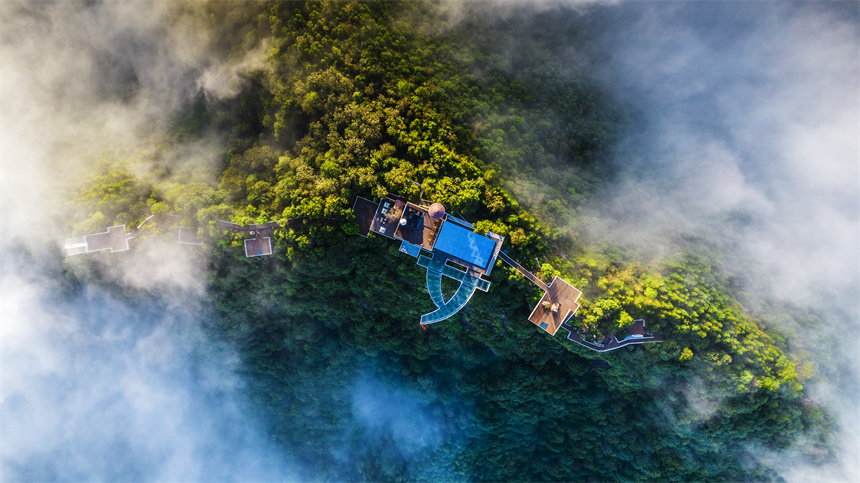 云霧繚繞，美不勝收。