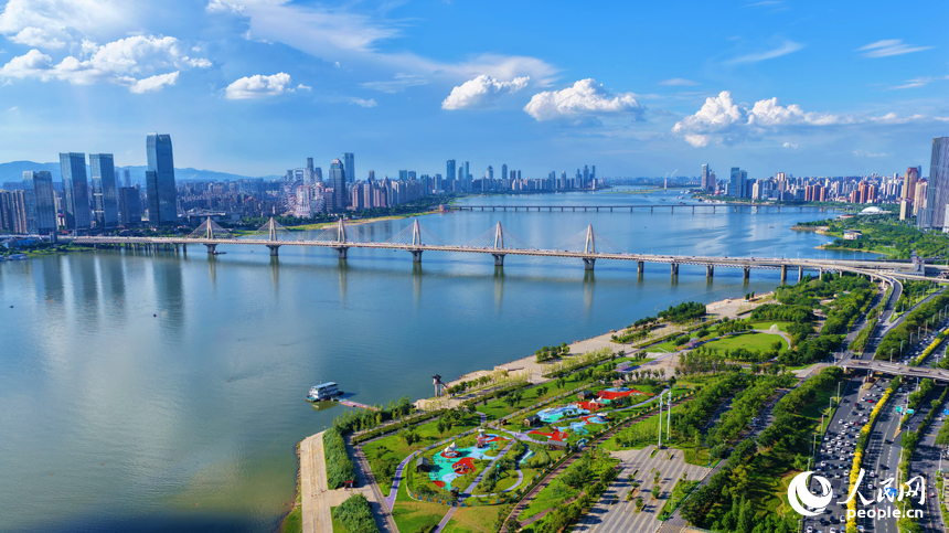 江西南昌：一江兩岸秀美如畫